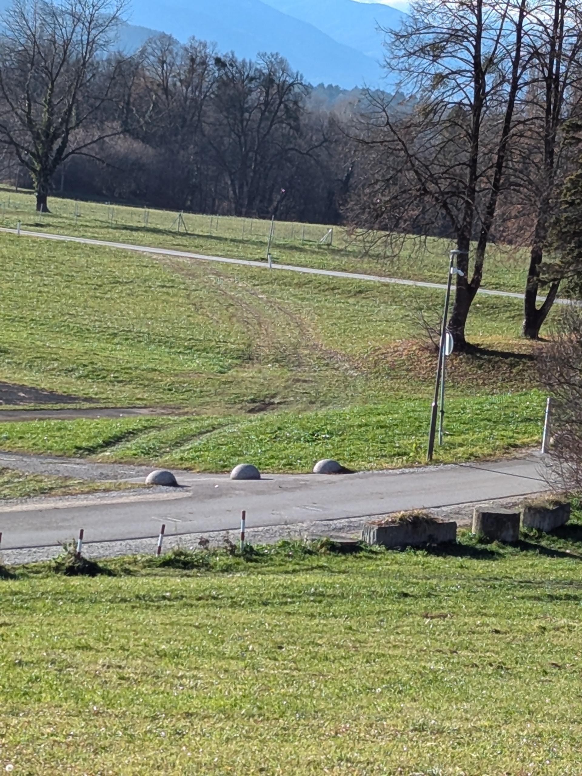 Nova obvozna "cesta" pri Račjem dvoru