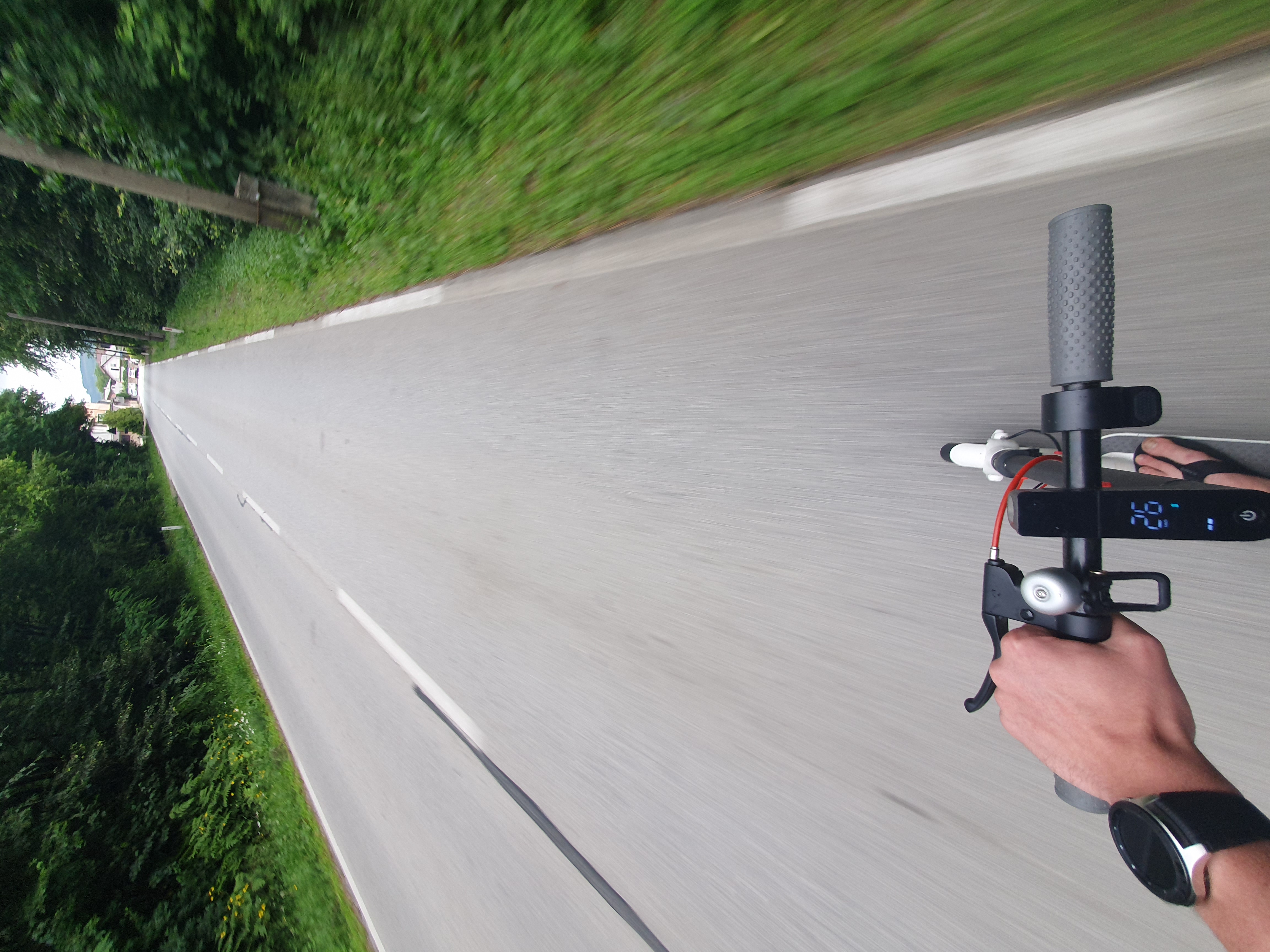 Kolesarska steza v Tezenski ulici