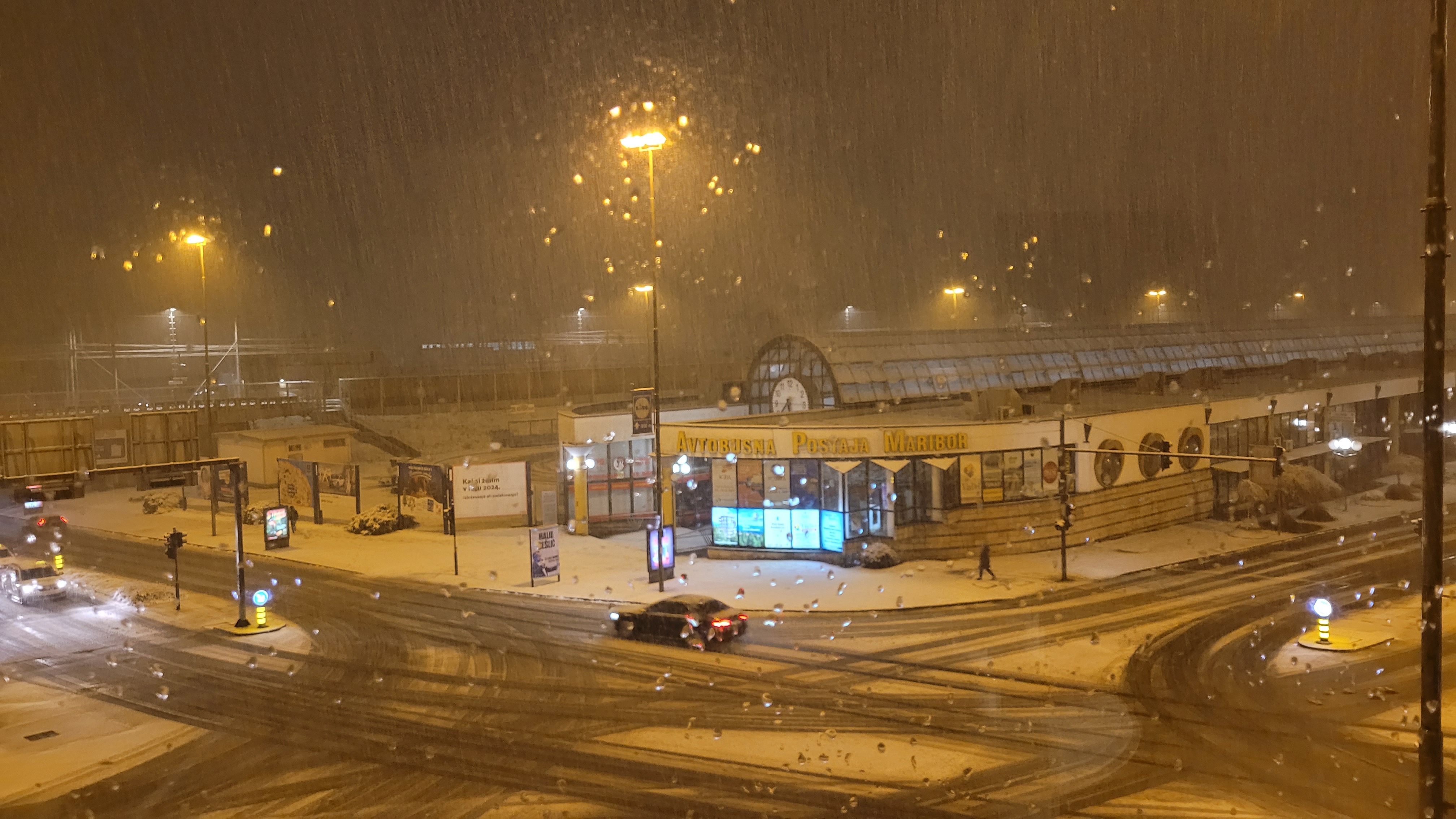 Nova razsvetljava pri Avtobusni postaji Maribor