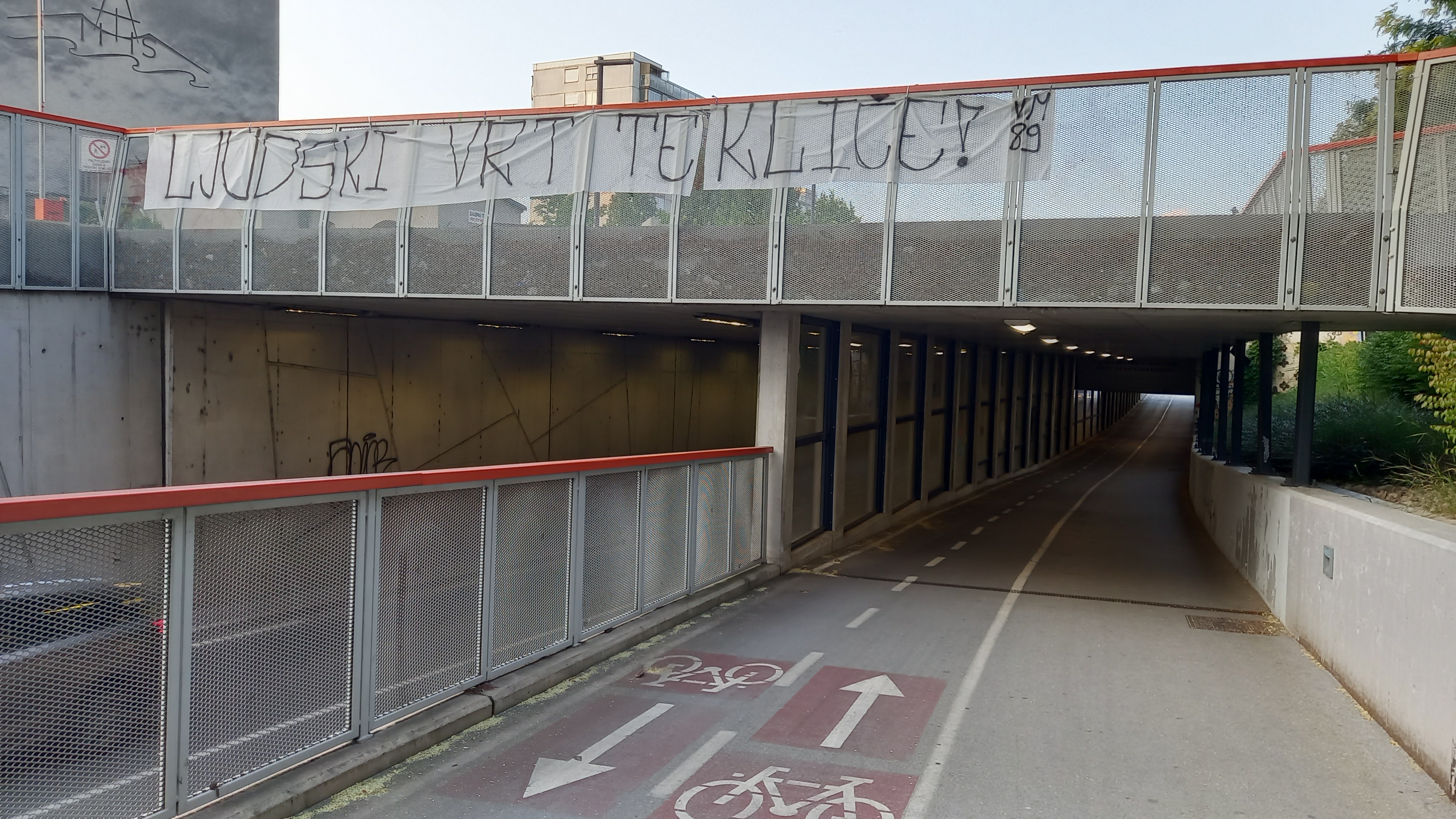 Toleriranje divjega plakatiranja