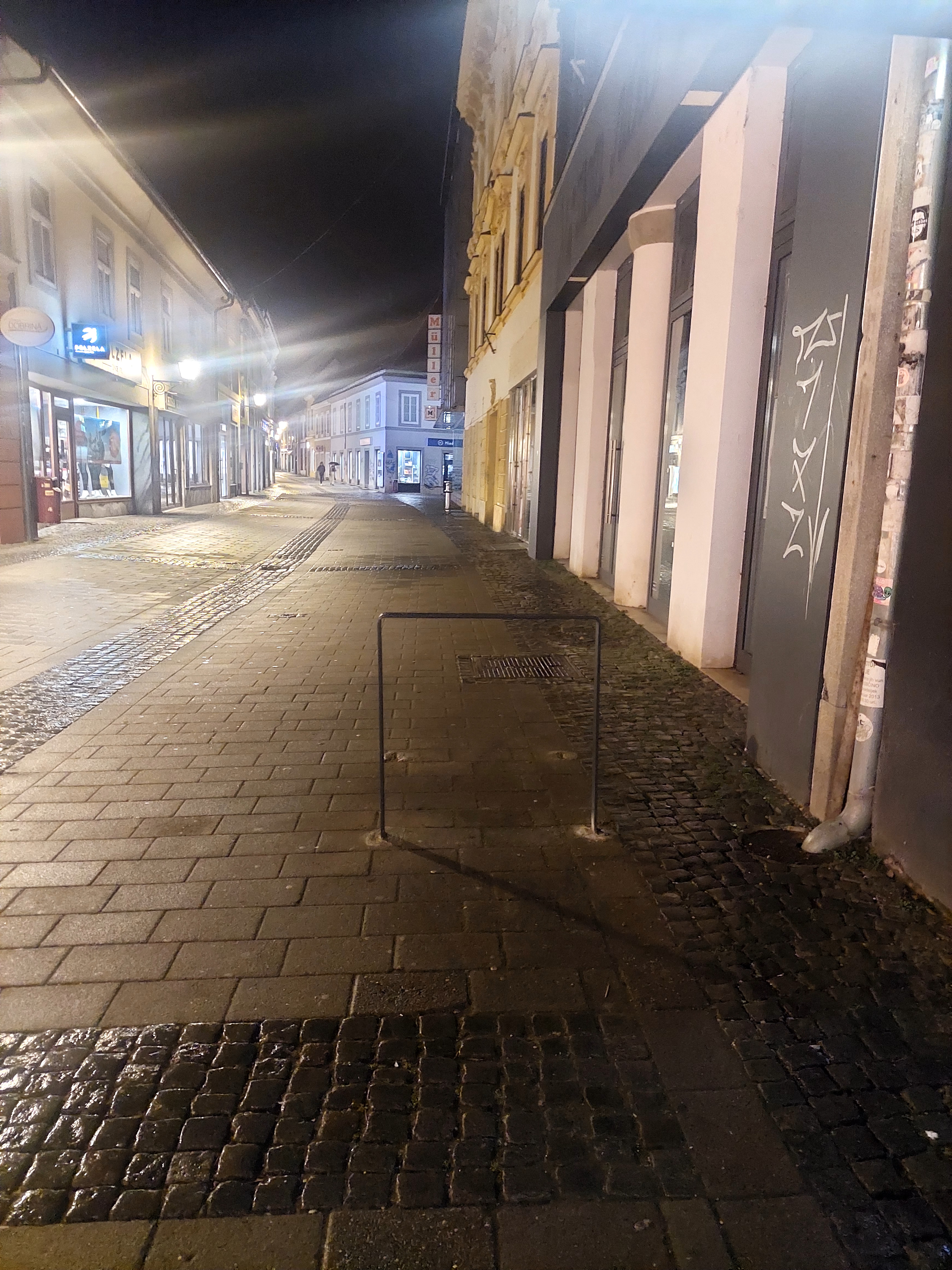 Nevarna kolesarska stojala