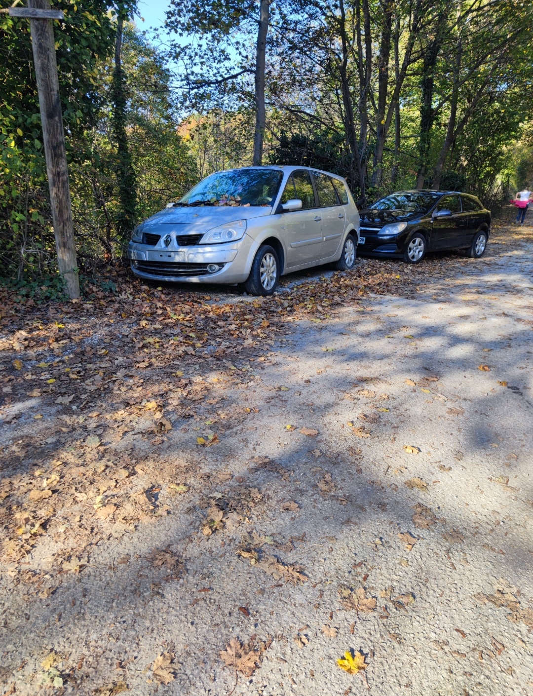 Zapuščeno vozilo pod Piramido