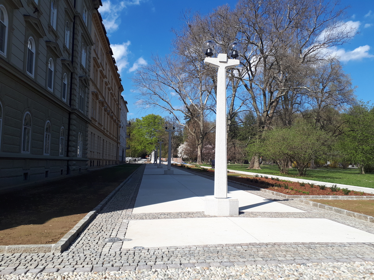 Maistrov trg - svetilke