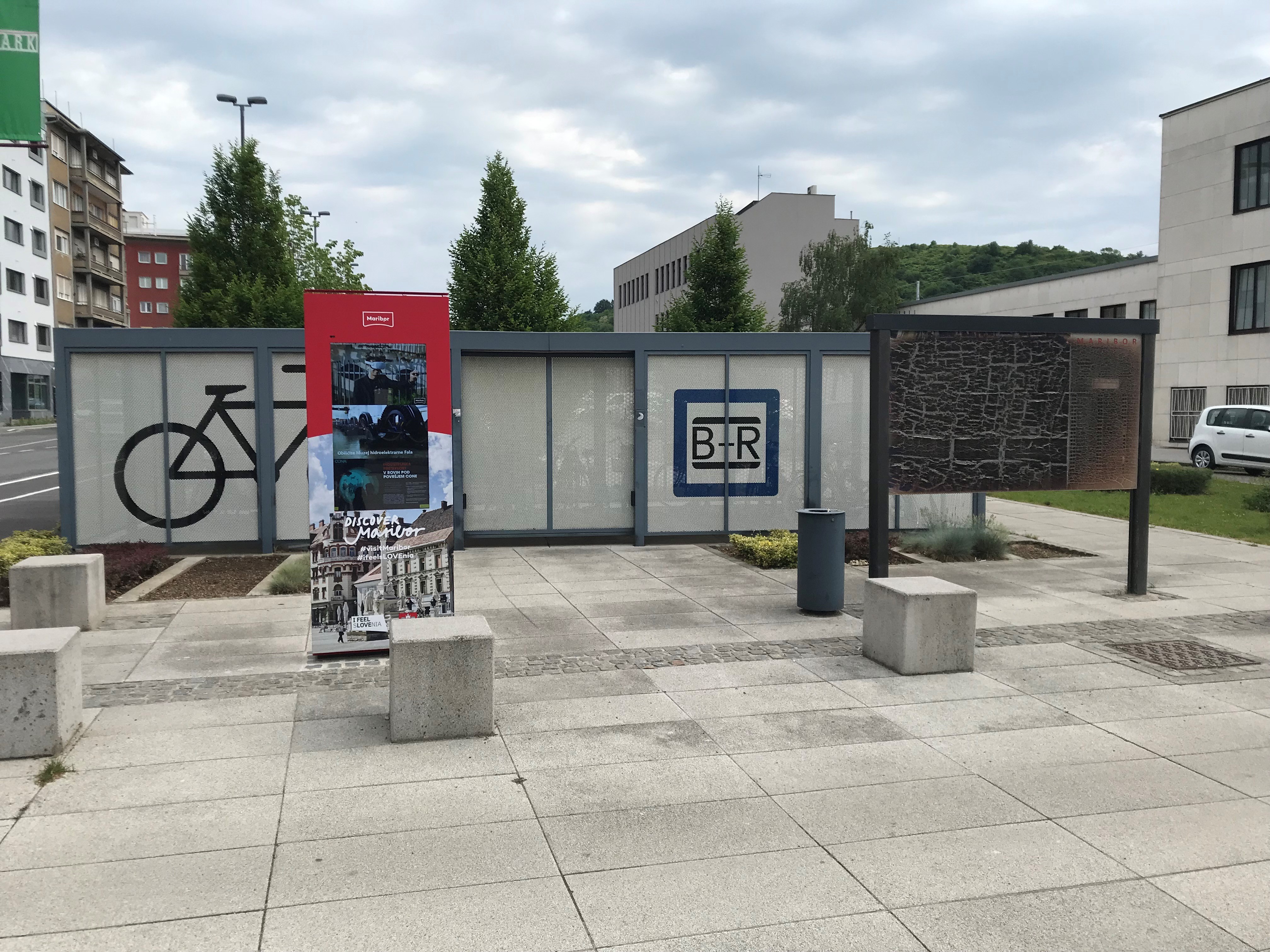 Zbledela tabla z zemljevidom Maribora